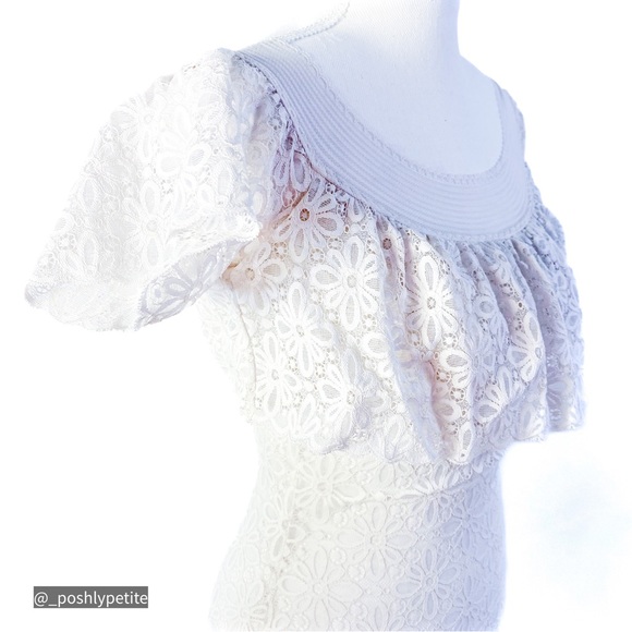 Victoria secret XS Very Sexy Off-the-shoulder flower detail Lace Bodysuit - Picture 8 of 16